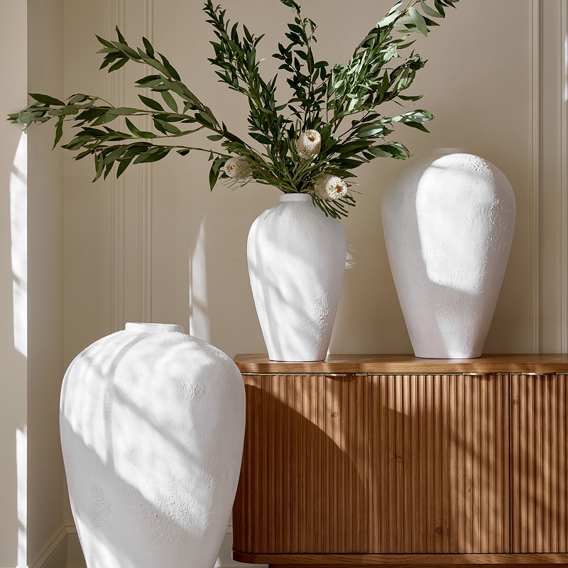 CB2-KSA-ENG-HP-22Sep26-Vases-Block.jpg