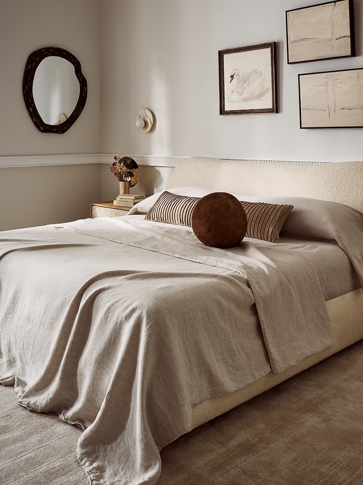 CB2-UAE-ENG-HP-1Sep26-Bedroom-M.jpg