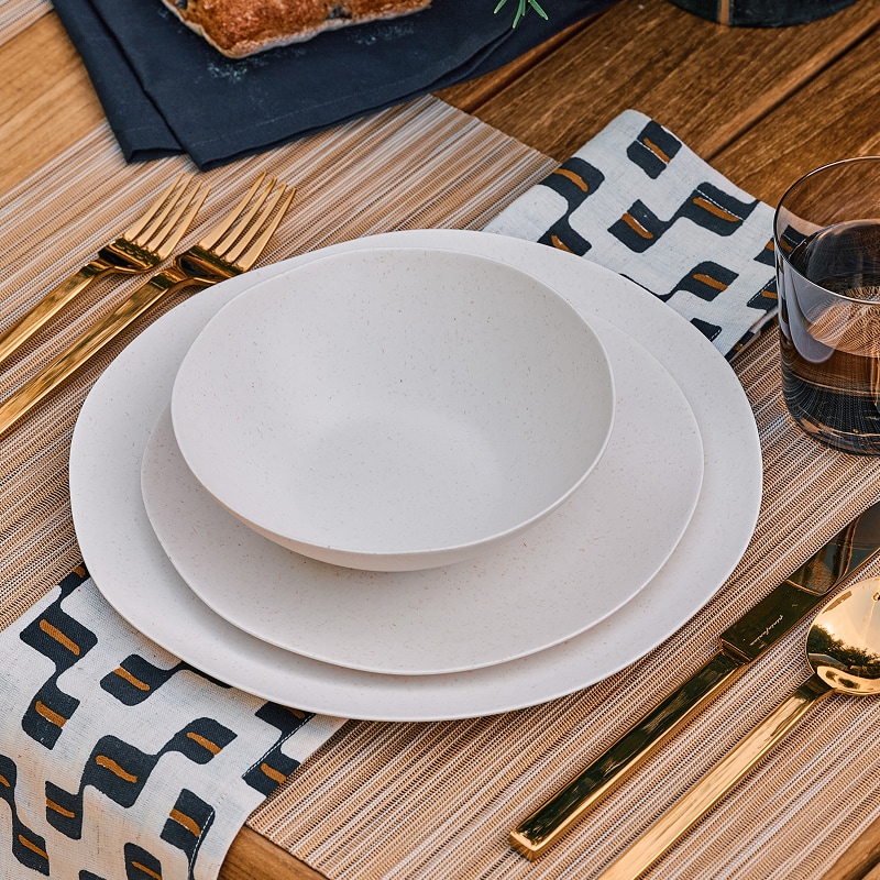 CB2-UAE-ENG-HP-22Sep26-Dinnerware-Block-1.jpg